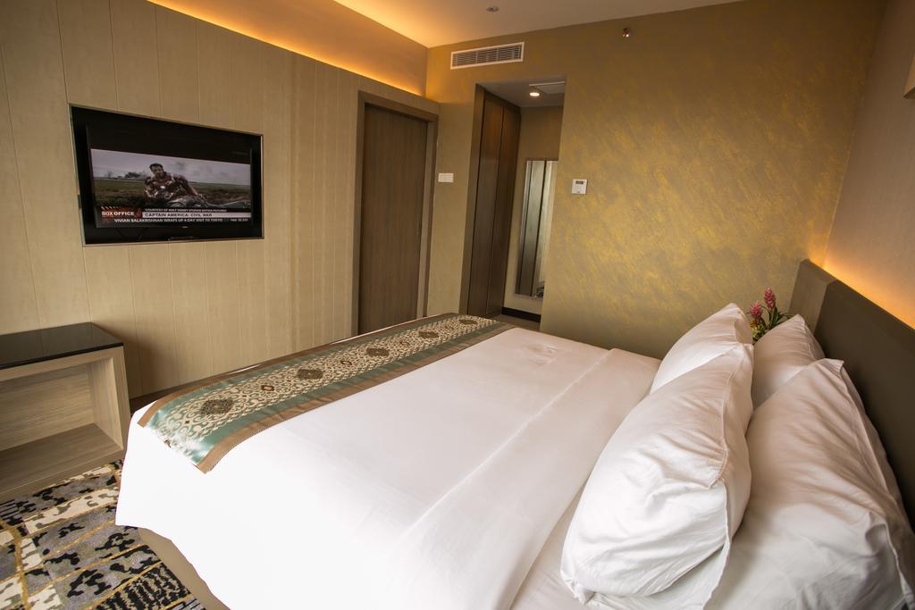 V8 Hotel Johor Bahru Esterno foto